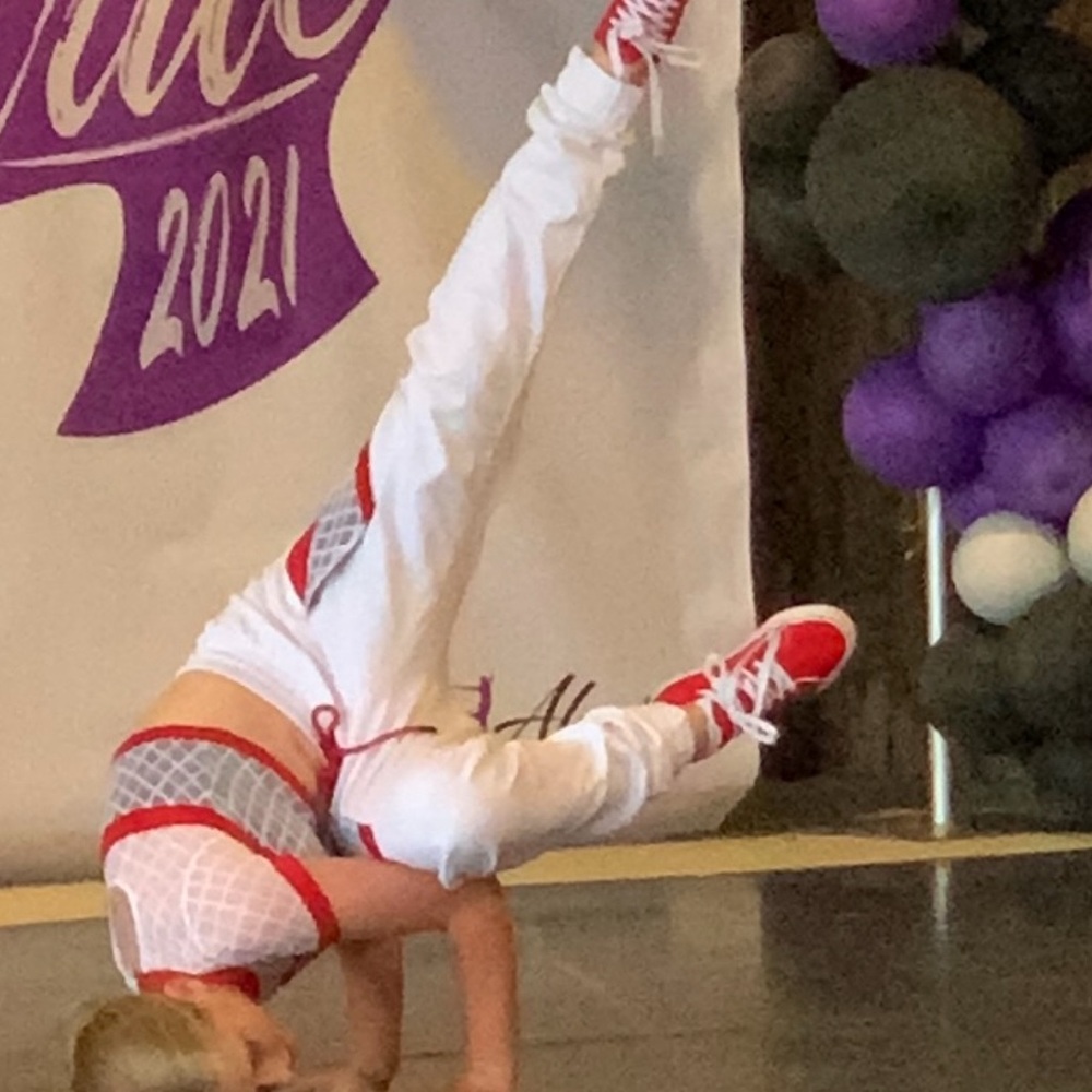 Revolution White and Red Adult Snall Hip Hop Dance Costume - Picture 2 of 4